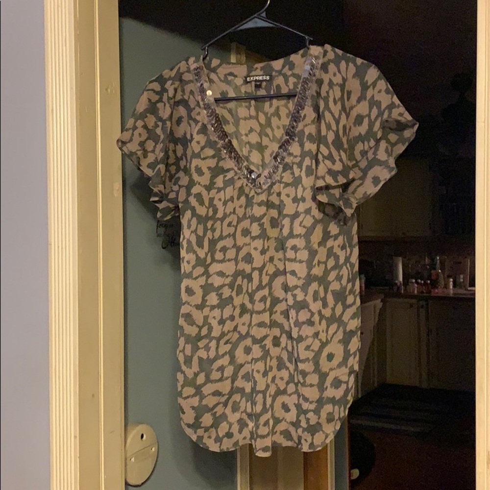 V-neck shirt